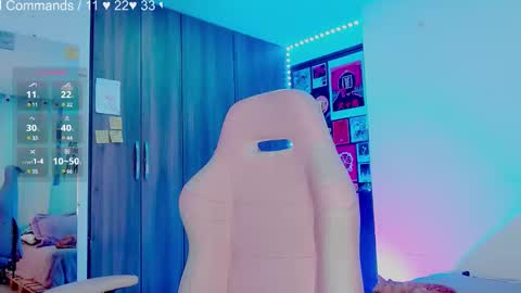 Melissa  -  -  Please help me to reach 100 thumbs up online show from 02.02.25