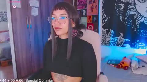 Melissa  -  -  Please help me to reach 100 thumbs up online show from 11.07.25