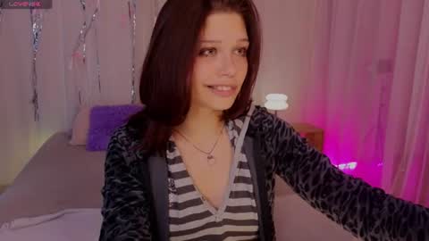 Snapshot of melan1e_ chatting on 07.14.26 mel online show from 07.14.26