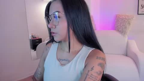 Snapshot of melan_owen chatting on 07.23.26 melan_owen online show from 07.23.26