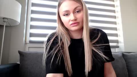 Snapshot of melani_a chatting on 01.13.25 Melania online show from 01.13.25