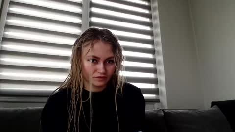 Snapshot of melani_a chatting on 02.07.25 Melania online show from 02.07.25