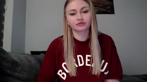 Snapshot of melani_a chatting on 02.09.25 Melania online show from 02.09.25