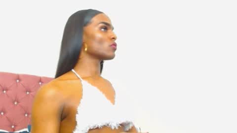 Snapshot of melanie_escobar chatting on 02.17.25 Melanie online show from 02.17.25