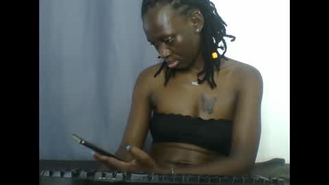 Snapshot of melanie_goddesss chatting on 09.11.25 milly online show from 09.11.25