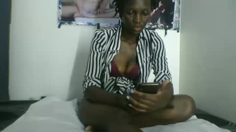 Snapshot of melanie_goddesss chatting on 09.16.25 milly online show from 09.16.25