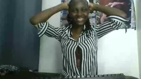 Snapshot of melanie_goddesss chatting on 09.18.25 milly online show from 09.18.25