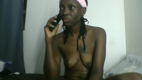 Snapshot of melanie_goddesss chatting on 09.26.25 milly online show from 09.26.25