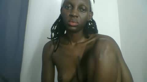 Snapshot of melanie_goddesss chatting on 10.10.25 milly online show from 10.10.25