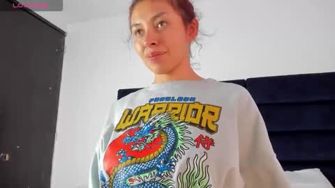 Snapshot of melanie_roux_ chatting on 02.07.26 Melanie roux online show from 02.07.26