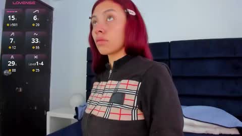 Snapshot of melanie_roux_ chatting on 02.17.26 Melanie roux online show from 02.17.26