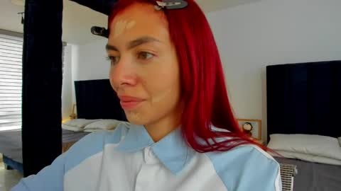 Melanie roux  online show from 04.03.26