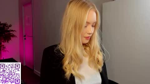 Snapshot of melanie_ryer chatting on 09.21.25 Melanie online show from 09.21.25