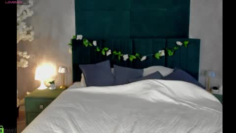 Snapshot of melanie_ryer chatting on 12.03.25 Melanie online show from 12.03.25