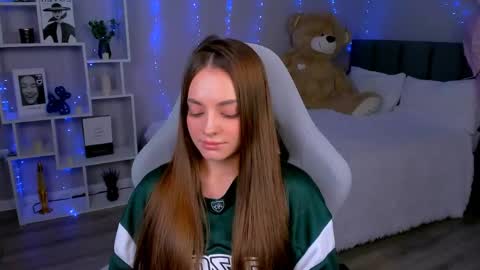 MelanieAlves online show from 04.18.26