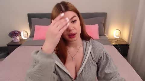 Snapshot of melaniecarterr chatting on 12.20.25 Melanie online show from 12.20.25