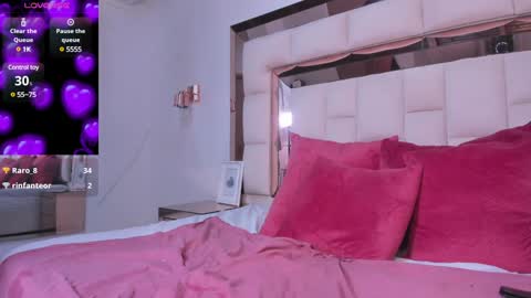 melaniee_joness online show from 12.14.24