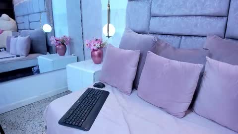 melaniee_joness online show from 02.18.26