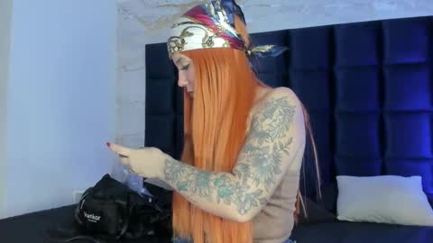 Melanie Roux online show from 09.18.25