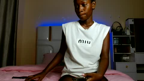 Snapshot of melaninqueen02 chatting on 06.28.26 ann online show from 06.28.26