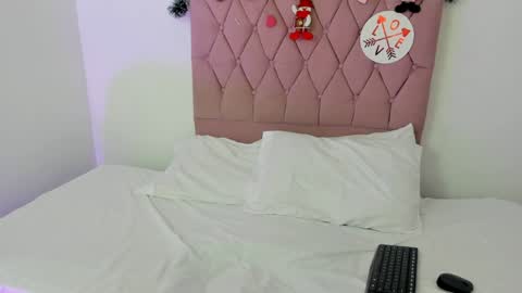 Snapshot of melaniross chatting on 12.09.24 Meli online show from 12.09.24