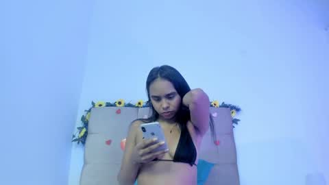 Snapshot of melaniross chatting on 03.09.25 Meli online show from 03.09.25