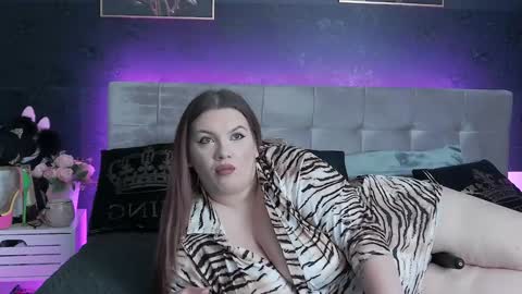 melanniebrown online show from 12.08.24
