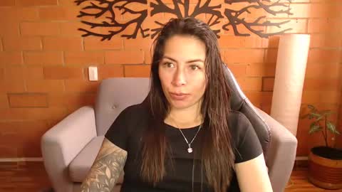 Melanny online show from 10.25.25