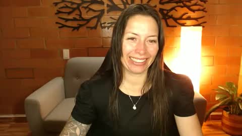 Snapshot of melanny_69 chatting on 04.25.26 Melanny online show from 04.25.26