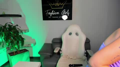 MelanyLuv online show from 02.06.25