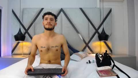 melanyandethan online show from 10.22.25