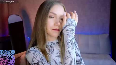 Melee Eva - Thumbs Up please  online show from 03.18.26