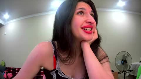 Snapshot of melena_caramel chatting on 05.18.26 melena_caramel online show from 05.18.26
