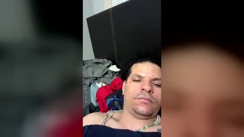 Snapshot of melendez18 chatting on 06.22.26 melendez18 online show from 06.22.26