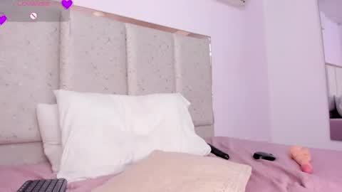 Snapshot of meli_mell chatting on 04.19.26 Meli online show from 04.19.26
