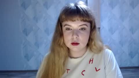 Snapshot of melina_beauty chatting on 07.22.26 Melina online show from 07.22.26