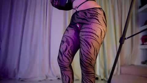 Snapshot of melina_smith1 chatting on 05.22.26 MelinaSmith online show from 05.22.26