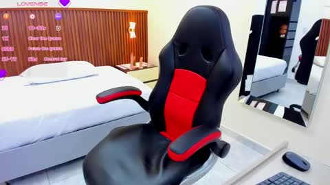 M E L I N A  online show from 03.11.25