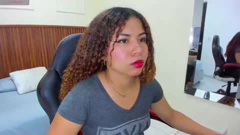 M E L I N A  online show from 09.08.25