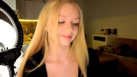 Snapshot of meliss_ss chatting on 07.03.26 Mel or Lissa 3 Welcome here online show from 07.03.26