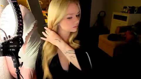 Snapshot of meliss_ss chatting on 07.24.26 Mel or Lissa 3 Welcome here online show from 07.24.26