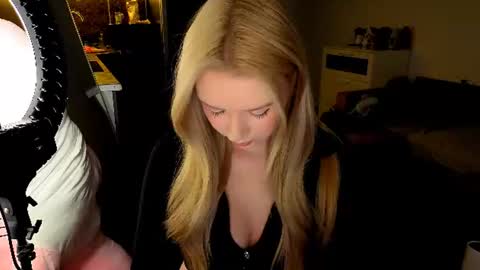Snapshot of meliss_ss chatting on 07.25.26 Mel or Lissa 3 Welcome here online show from 07.25.26