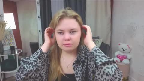 Sophia online show from 12.05.25