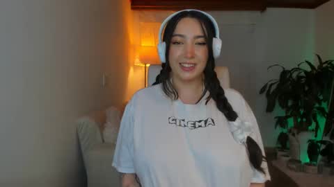 Snapshot of melissa_martiinez chatting on 12.28.24 Melissa martiinez online show from 12.28.24