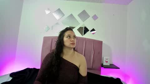 Snapshot of melissa_milf_of chatting on 01.14.25 MELISSA online show from 01.14.25