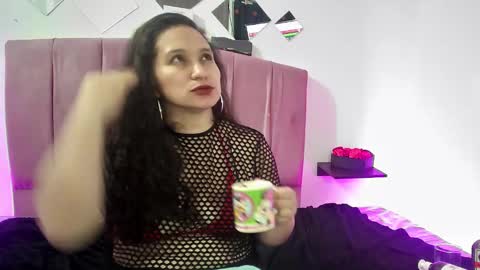 Snapshot of melissa_milf_of chatting on 02.06.25 MELISSA online show from 02.06.25