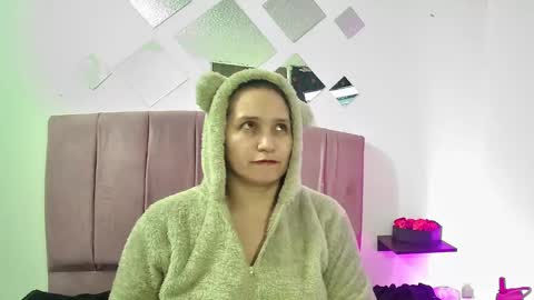 Snapshot of melissa_milf_of chatting on 02.08.25 MELISSA online show from 02.08.25