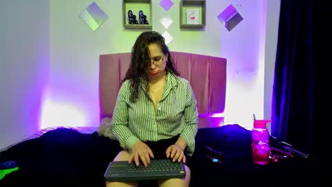 Snapshot of melissa_milf_of chatting on 02.28.25 MELISSA online show from 02.28.25