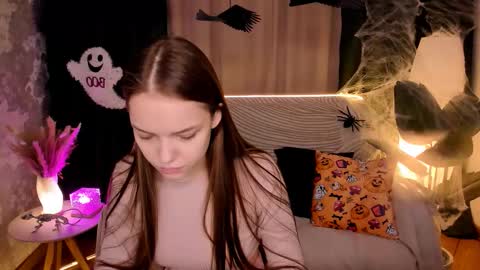 Snapshot of melissabells chatting on 10.23.25 Melisa online show from 10.23.25