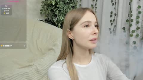Snapshot of mell_milles chatting on 02.01.25 mell milles online show from 02.01.25